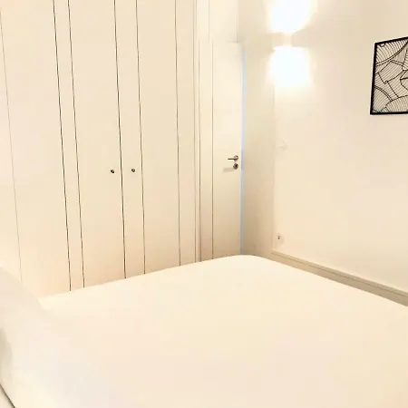 Loios Flat